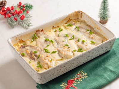 Tilápia assada com creme de cebola