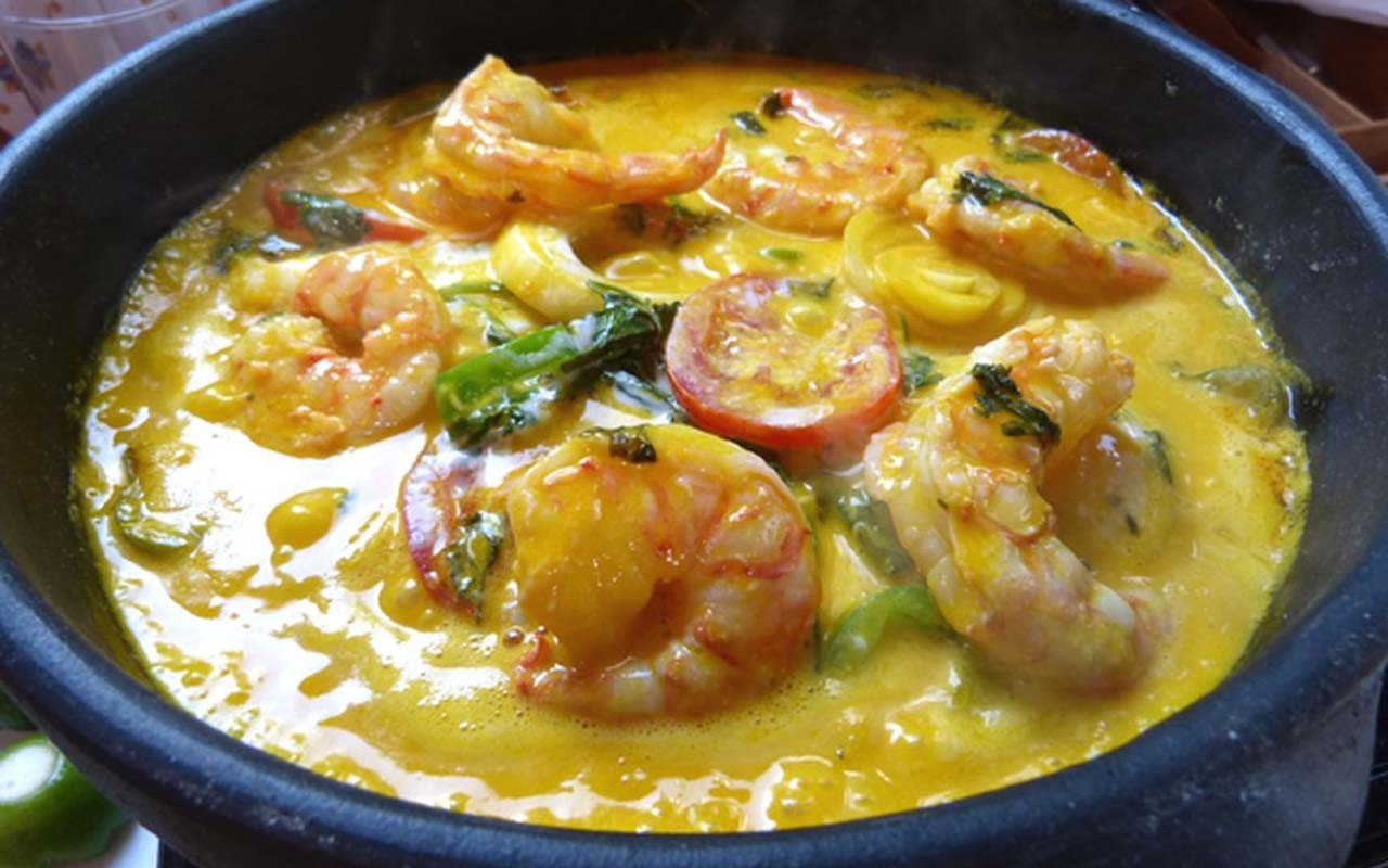 Moqueca de tilápia e camarão